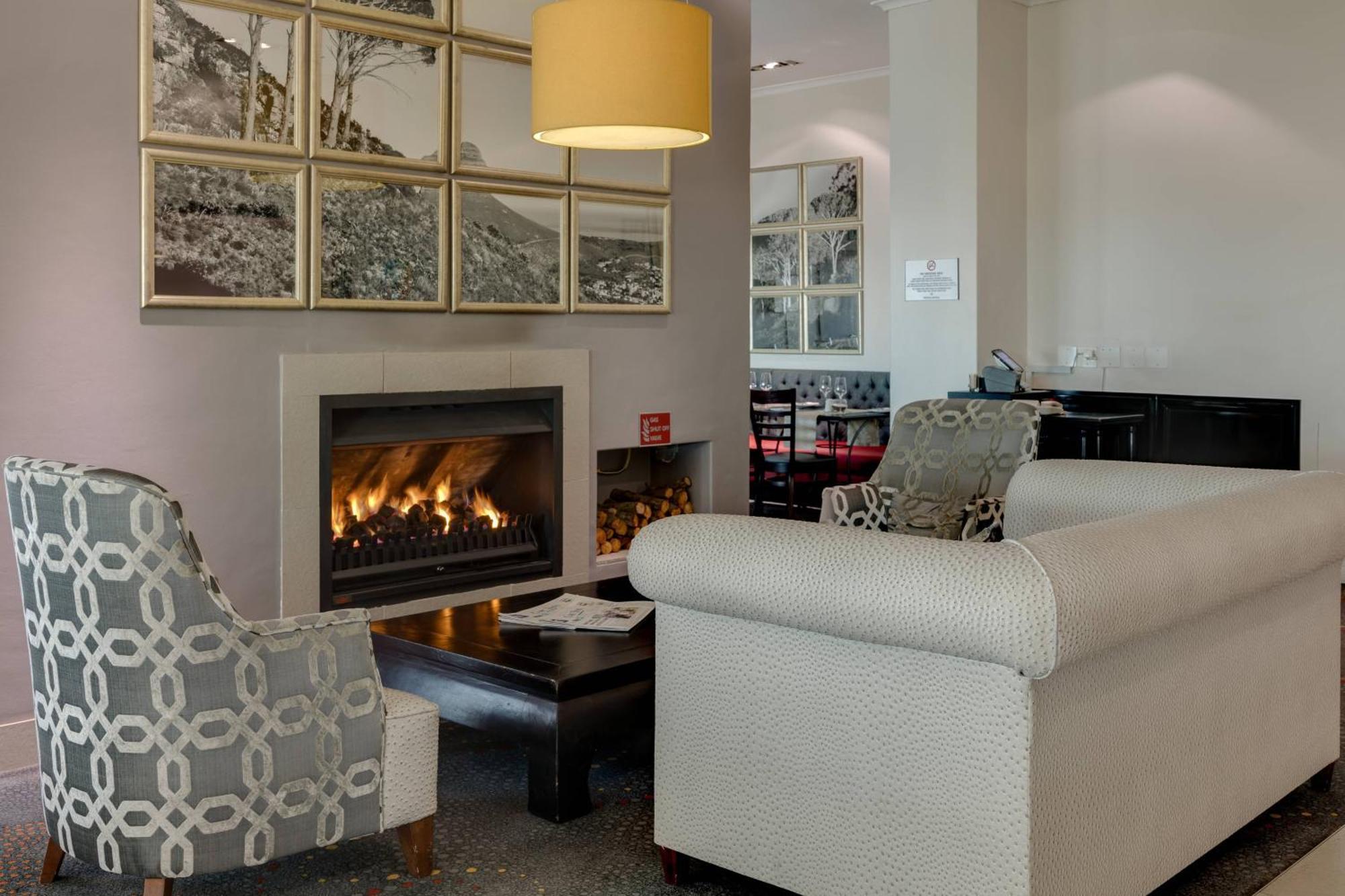 Protea Hotel By Marriott Cape Town Tyger Valley Bellville Exteriör bild