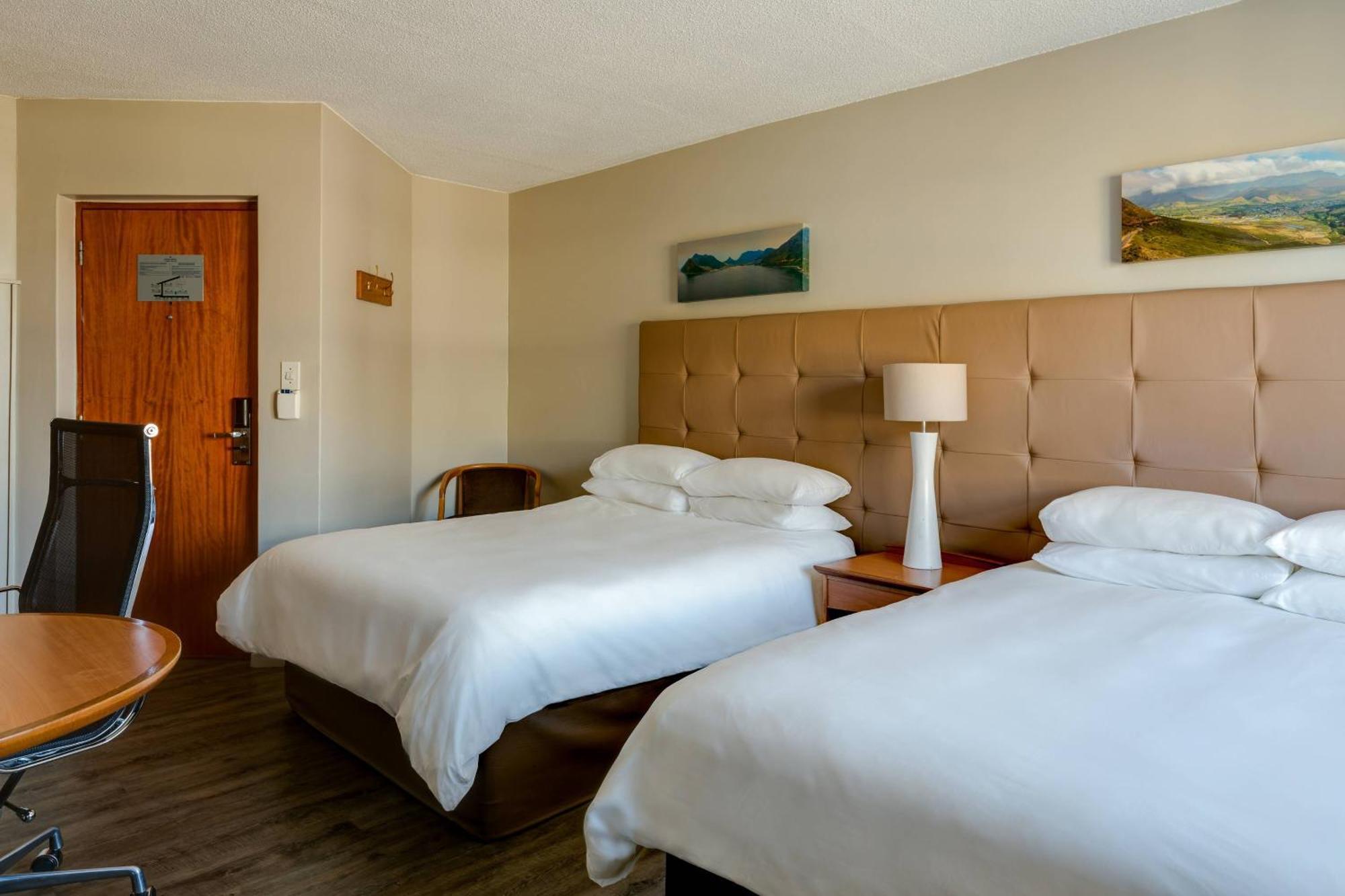 Protea Hotel By Marriott Cape Town Tyger Valley Bellville Exteriör bild