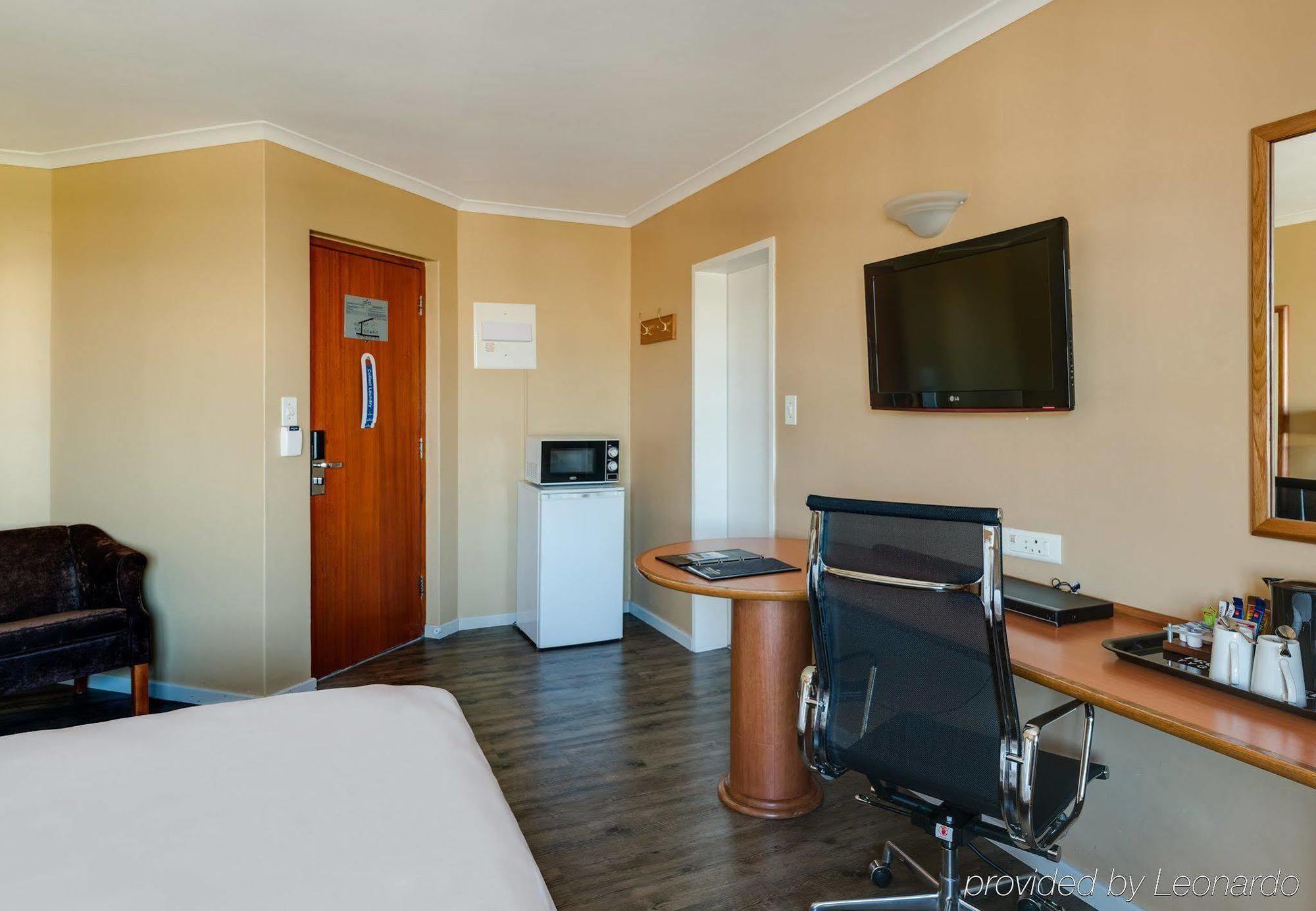 Protea Hotel By Marriott Cape Town Tyger Valley Bellville Exteriör bild